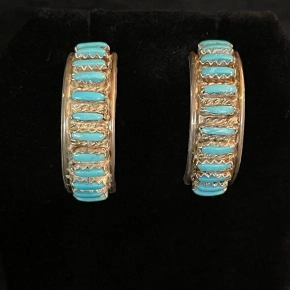 ZUNI TURQUOISE HALF HOOP STERLING EARRINGS - Picture 4 of 7